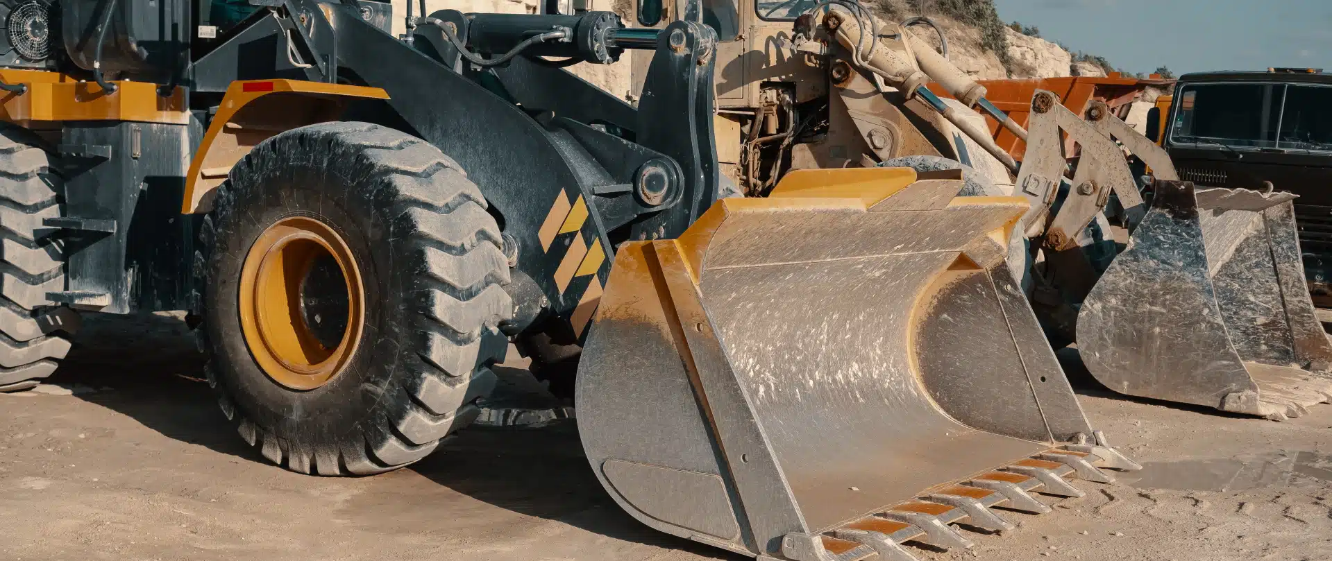 heavy machinery in quarry       utc