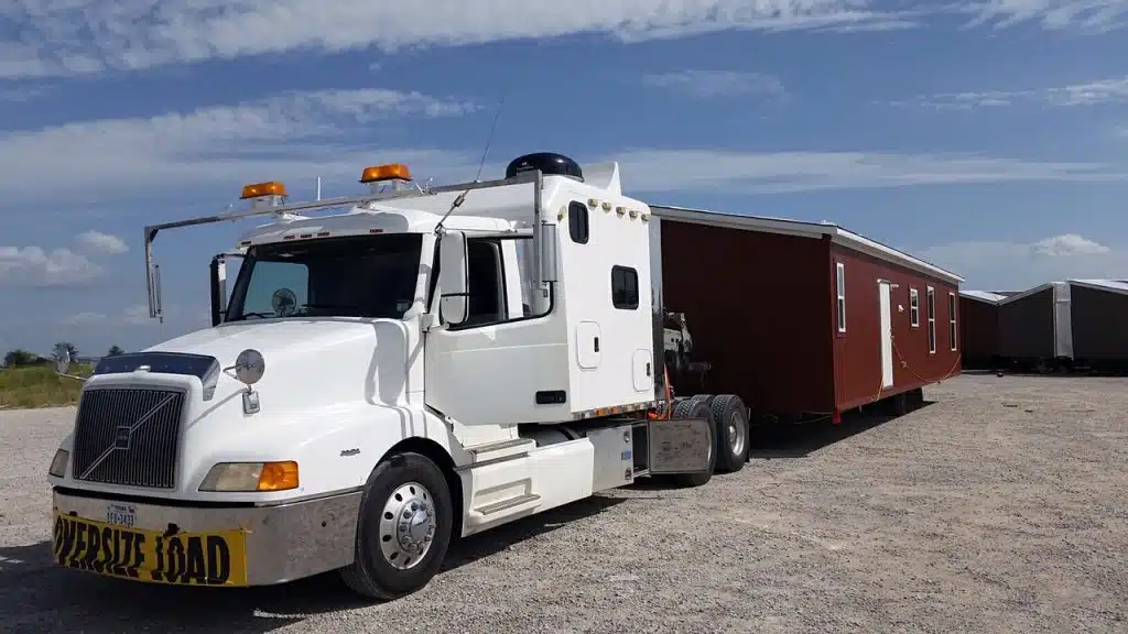 Moving a Mobile Home with a Heavy Haul Trucking Company Moving a Mobile Home with a Heavy Haul Trucking Company