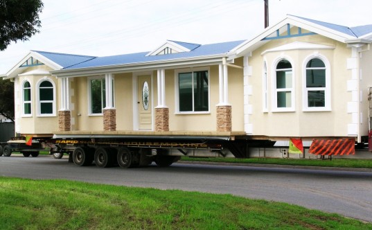 Moving a Mobile Home with a Heavy Haul Trucking Company
