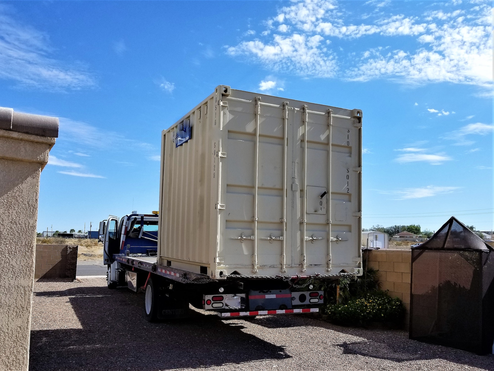 Hydraulic Lift Platform Truck Delivering Portable Storage Unit!