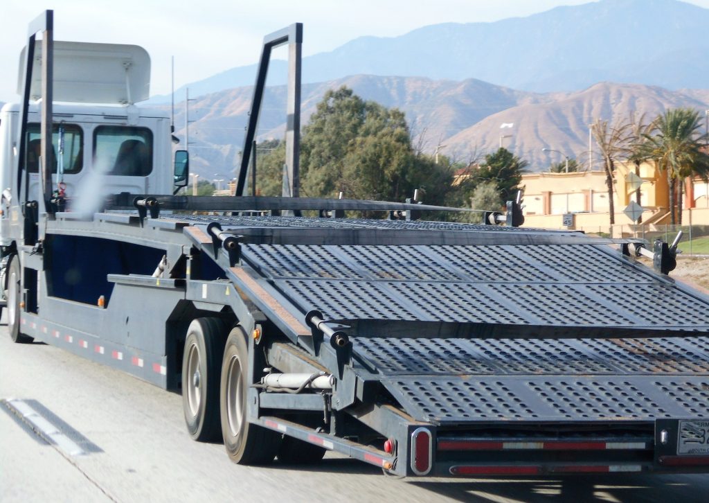 Specialized Heavy Haul Trucking: Navigating the Giants of Logistics