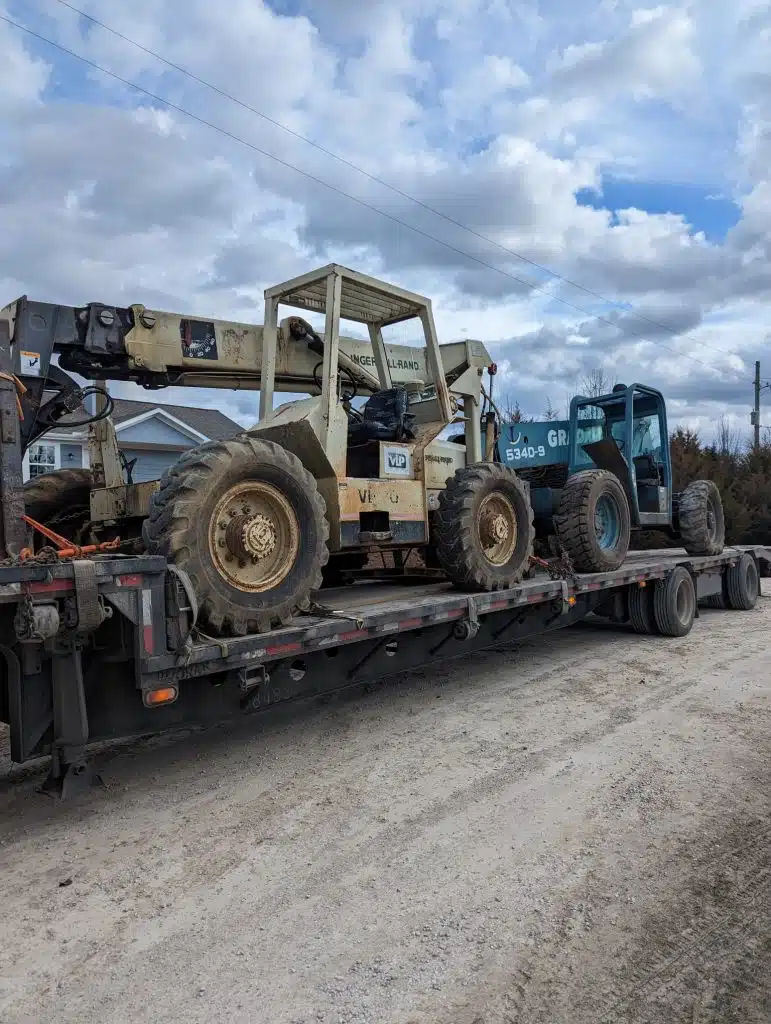What is a Step Deck Trailer? Compared with 3 Other Trailers 1 What is a Step Deck Trailer