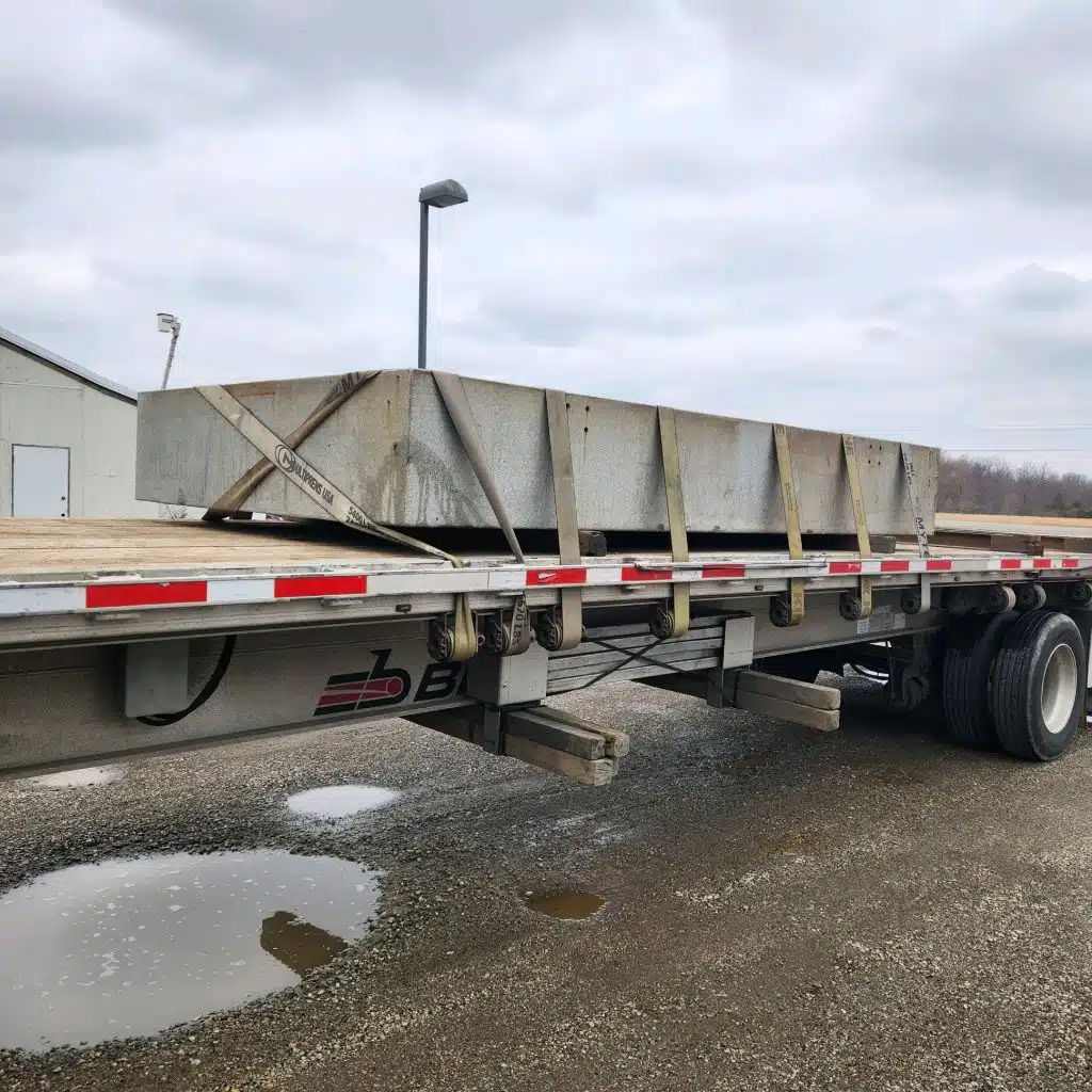Difference Between Lowboy and Step Deck Trailer: Side-by-Side Comparison 2 wn4moCdqrLjuS2saOuOf