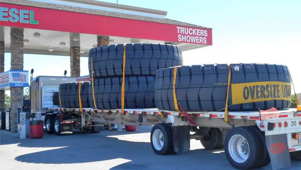 What is a Flatbed Trailer? Uses, Advantages and Features 1 What is a Flatbed Trailer? Uses, Advantages and Features